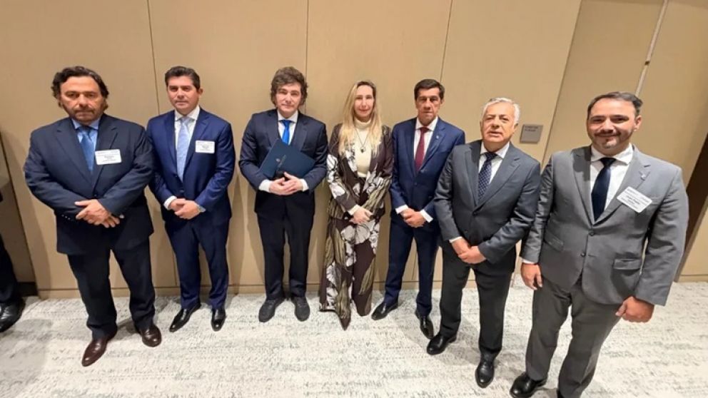 Cornejo y los dem�s gobernadores: entre la foto incompleta y los pulgares arriba en Nueva York