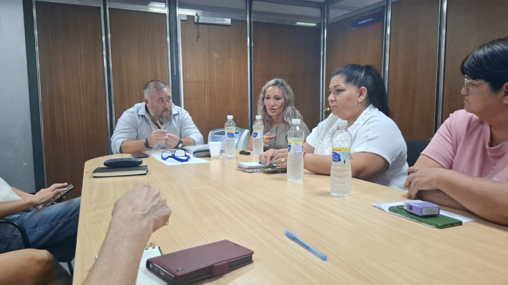 Los estatales de Mendoza no se la hacen fácil a Cornejo y todavía no confirman si aceptan el ofrecimiento del 10%