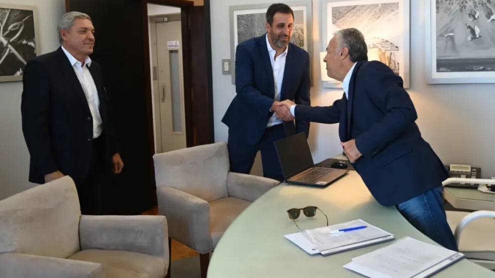 Oficializaron a Carlos Samir Azar como presidente del EPRE: qué destino le depara a su predecesora