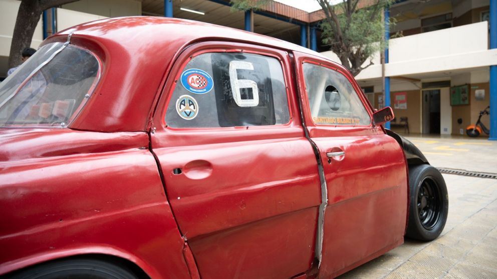 Estudiantes mendocinos prepararon un auto para correr en competencias automovil�sticas