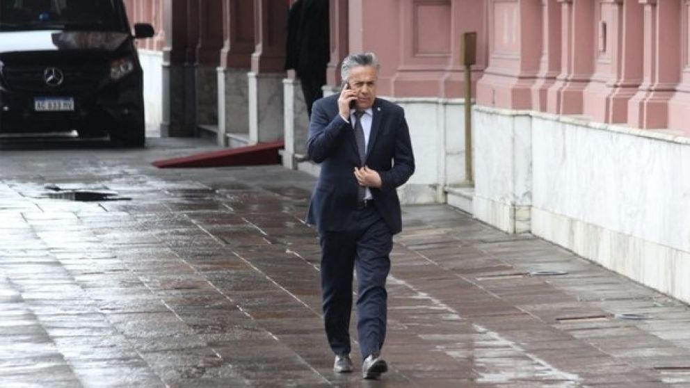 Semana de definiciones: Mendoza observa la trastienda pol�tica de la Casa Rosada a la espera de un gui�o