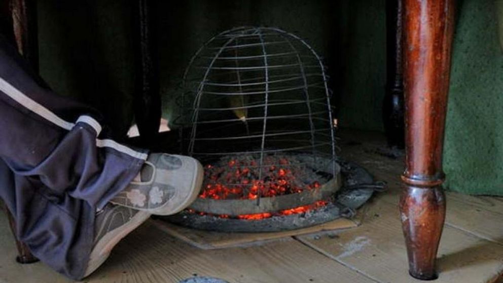 Una familia completa terminó intoxicada por monóxido de carbono en una precaria vivienda de Las Heras