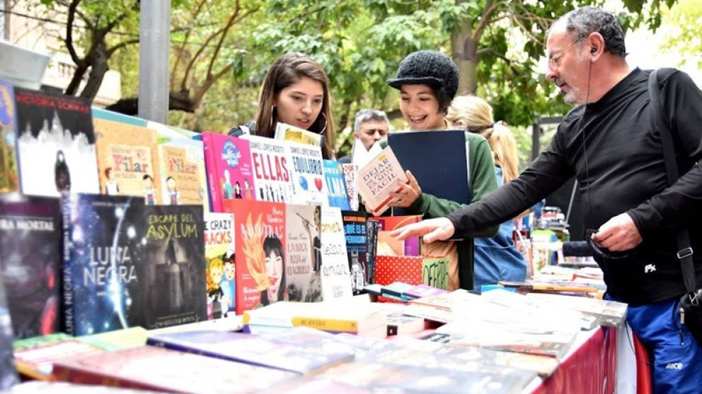 La Ciudad de Mendoza ampl�a los rubros de los escaparates de diarios y revistas para impulsar su reconversi�n