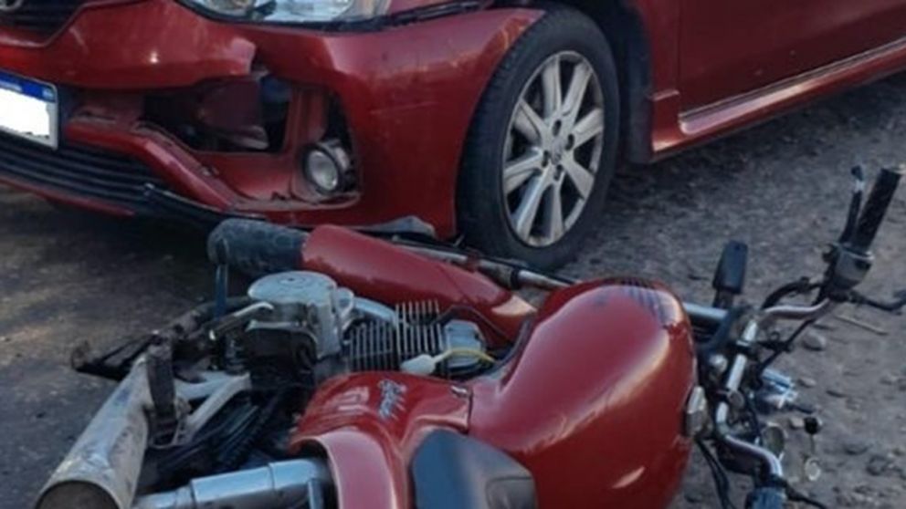 Un motociclista result� herido tras colisionar contra un auto en San Rafael
