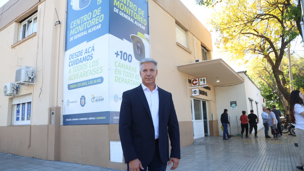 Tras las preocupantes amenazas, un intendente mendocino apura la instalaci�n de c�maras en escuelas