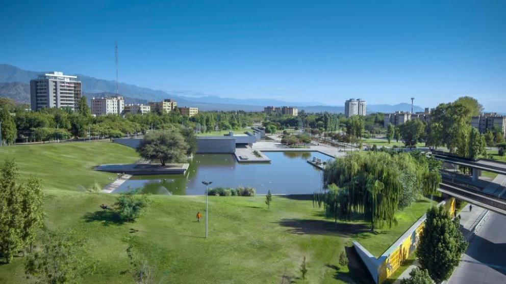 Balearon a un menor de edad para robarle una bicicleta a metros del Parque Central