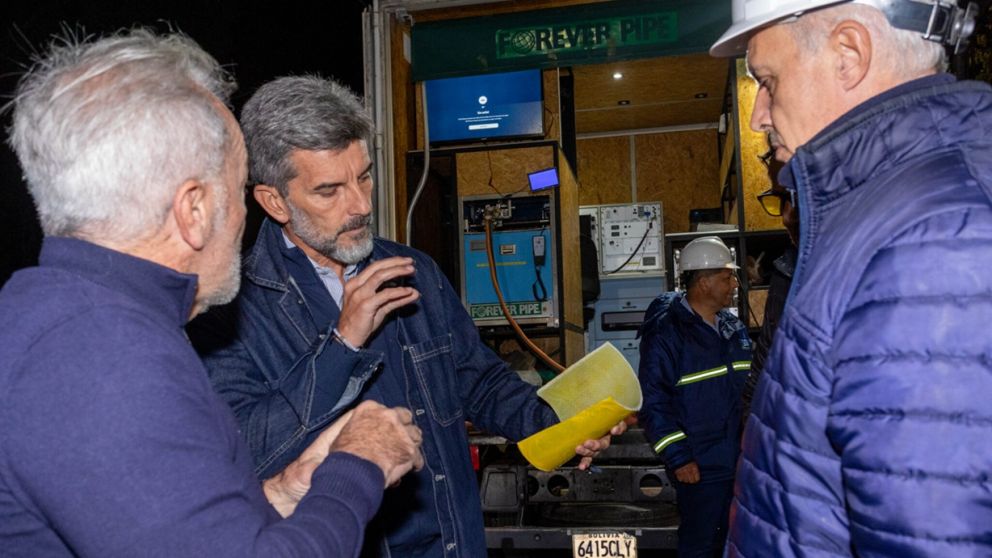 La Ciudad de Mendoza y Aysam implementan tecnolog�a innovadora para reparar tuber�as sin intervenir la calzada