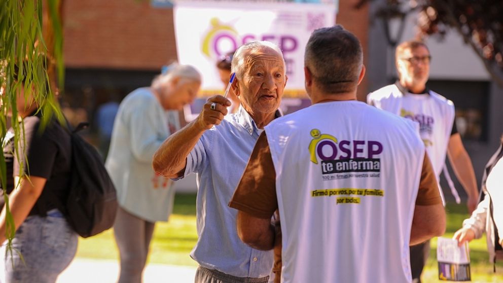 “OSEP te enferma”: la campa�a por 100 mil firmas suma sindicatos, recorre Mendoza y apunta a la Legislatura