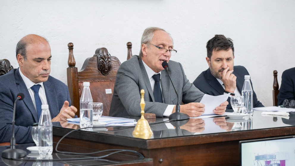 El curioso gesto de Rufeil hacia Difonso durante un acto colmado por el ‘cornejismo’