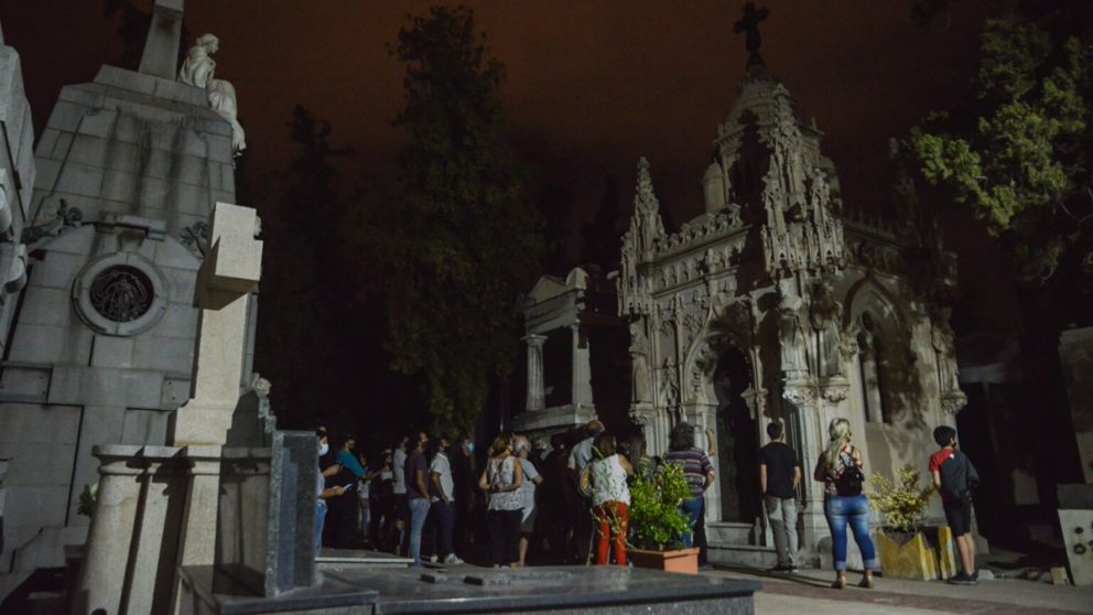 ¿Te animás? En mayo, vuelven los recorridos nocturnos por el Cementerio de Ciudad