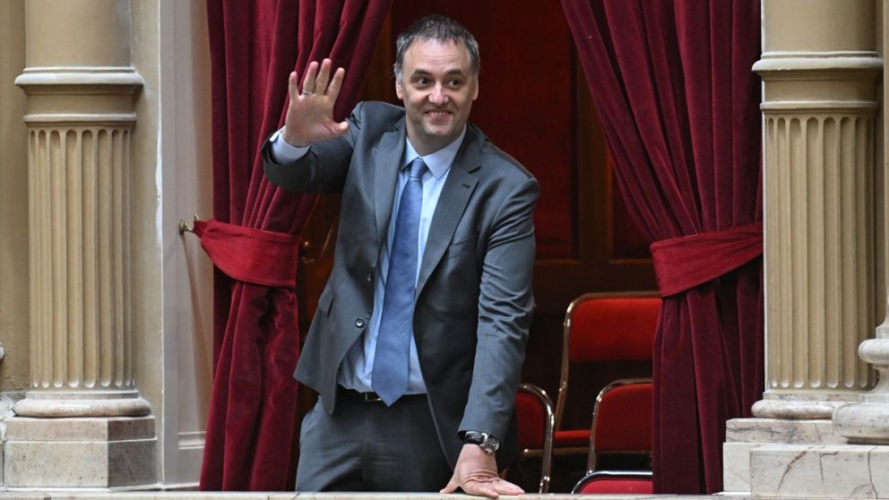La Justicia va a fondo y pidió información sobre los contratos de la empresa de la esposa de Adorni