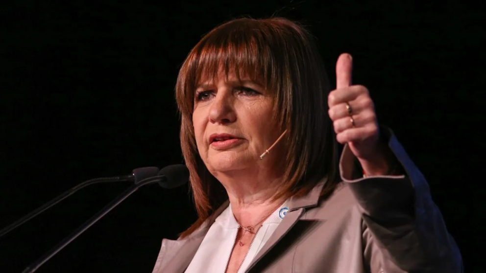 Gobierno porte�o: Bullrich se prueba el traje y le marca la cancha a Adorni