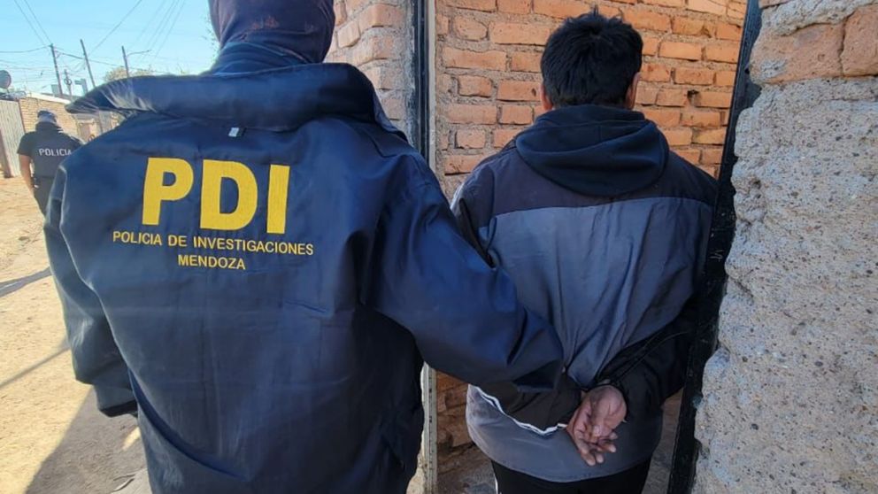Guaymall�n: detuvieron a un adolescente de 17 a�os con coca�na fraccionada y m�s de $430 mil en efectivo