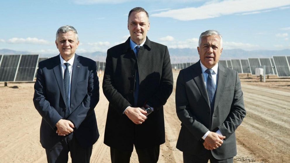 Acerca de la trastienda de una inauguración que terminó exponiendo los límites del apoyo de Cornejo a Milei