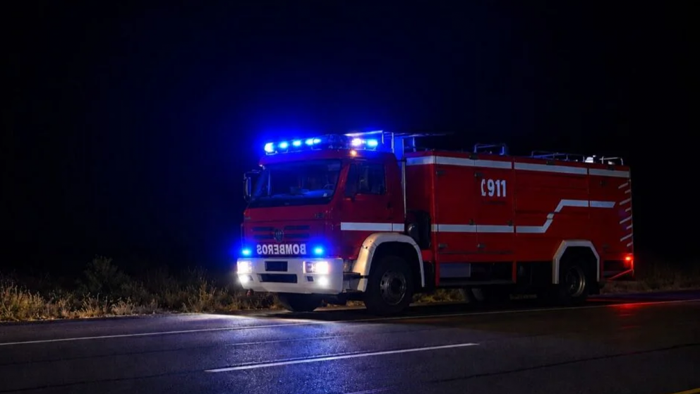 Un vehículo se incendió tras chocar con un animal sobre Ruta 40 en Malargüe. Imagen ilustrativa.
