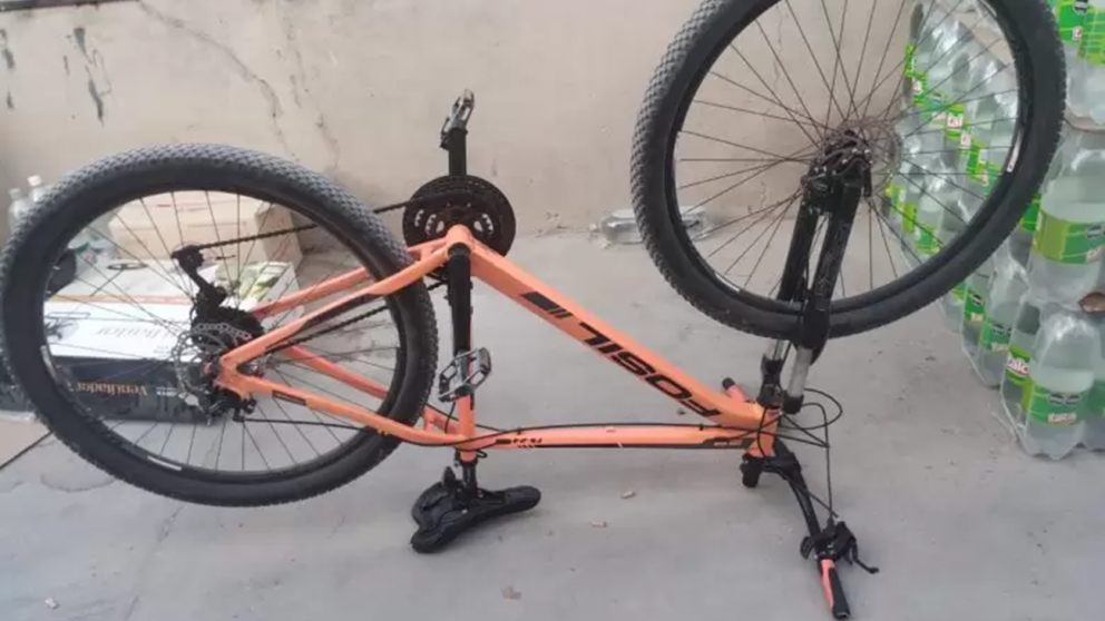 Detuvieron a un hombre que intentaba robar una bicicleta en San Martín.
