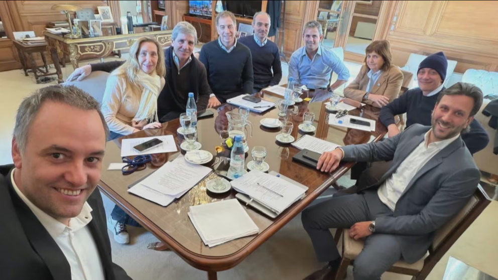 En medio de la interna oficialista, la mesa pol�tica del Gobierno se reuni� en Casa Rosada