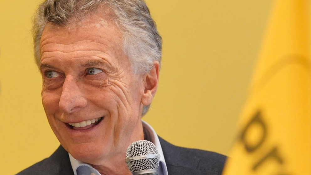En la previa de una cumbre partidaria con dirigentes mendocinos, Macri aseguró: “Voy a volver a cantar”