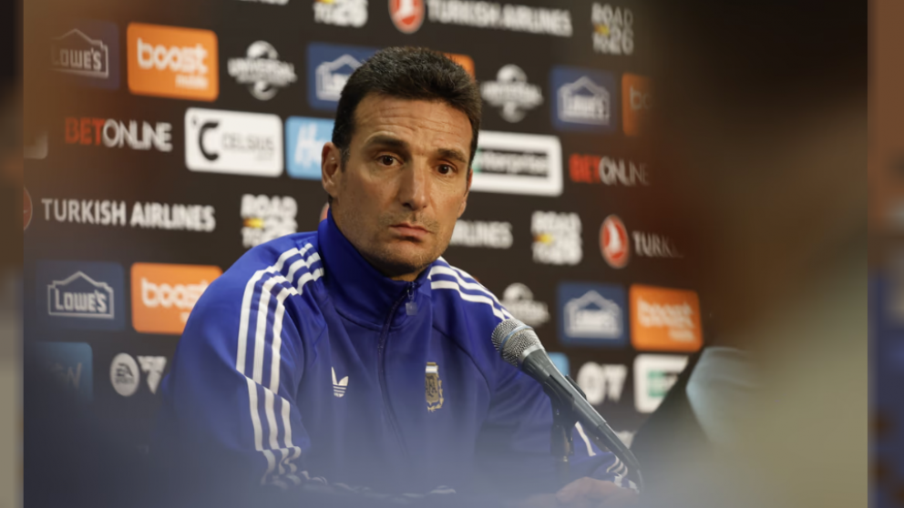 Lionel Scaloni confirm� que el "Dibu" Mart�nez no atajar� en los amistosos