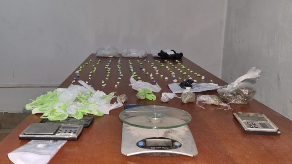 Desarticularon un kiosquito de drogas en San Mart�n y secuestran casi $5 millones