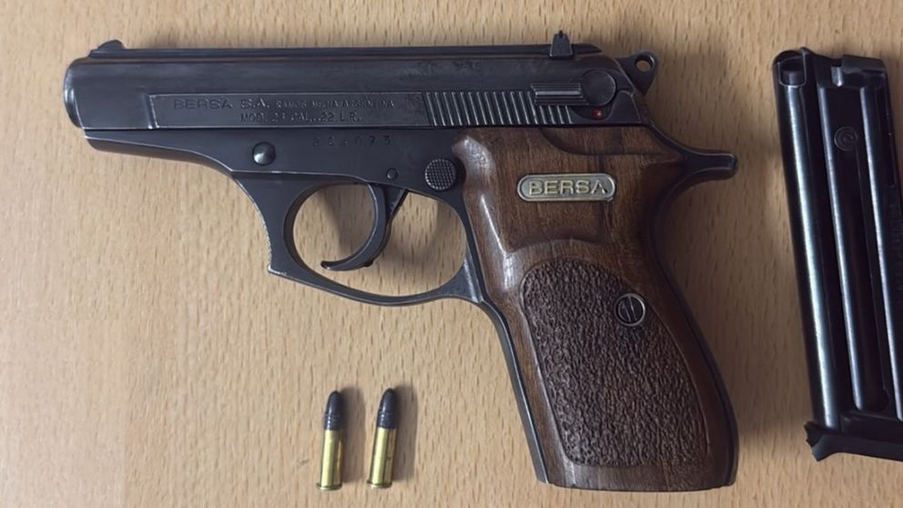 Dos jóvenes fueron detenidos con armas de fuego tras un tiroteo en el barrio La Gloria
