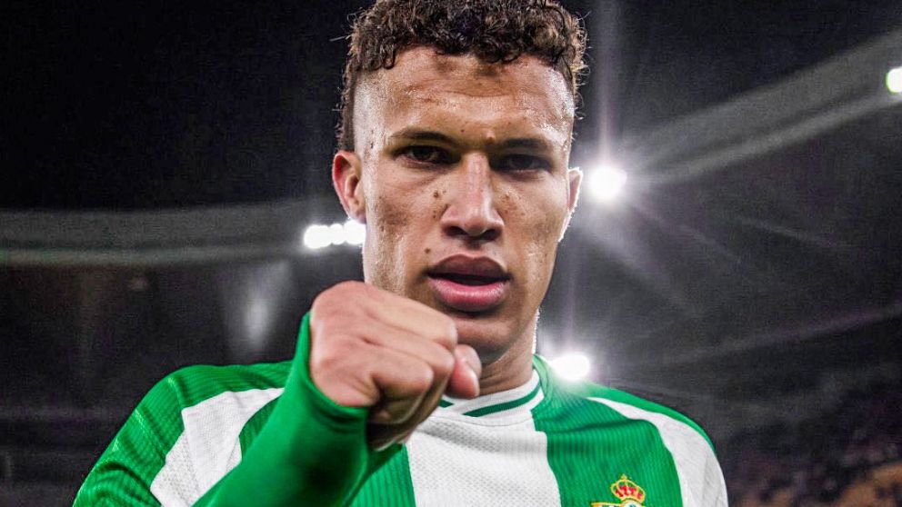 Nelson Deossa, el mediocampista colombiano del Real Betis que River Plate quiere para el segundo semestre de 2026.