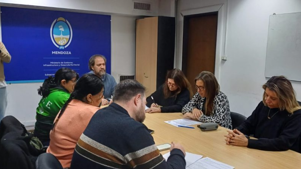 Roberto Macho consider� insuficiente el ofrecimiento del 8% y dijo que se sinti� "boludeado nuevamente"