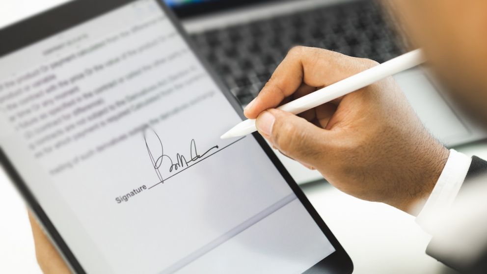 Mendoza digitalizó los trámites notariales y ya se pueden certificar firmas a distancia