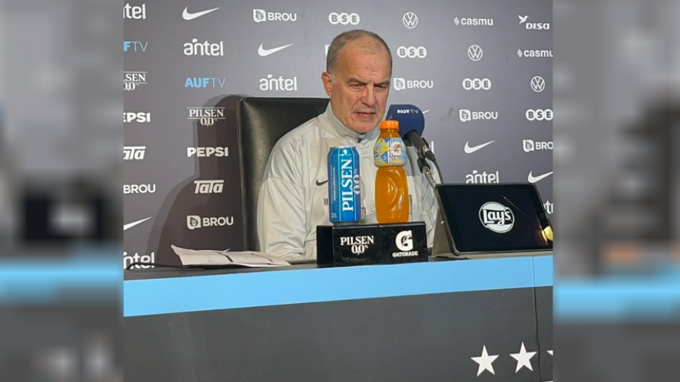 "Muy contento y muy ilusionado": el mensaje de Bielsa al arribar con la "Celeste"