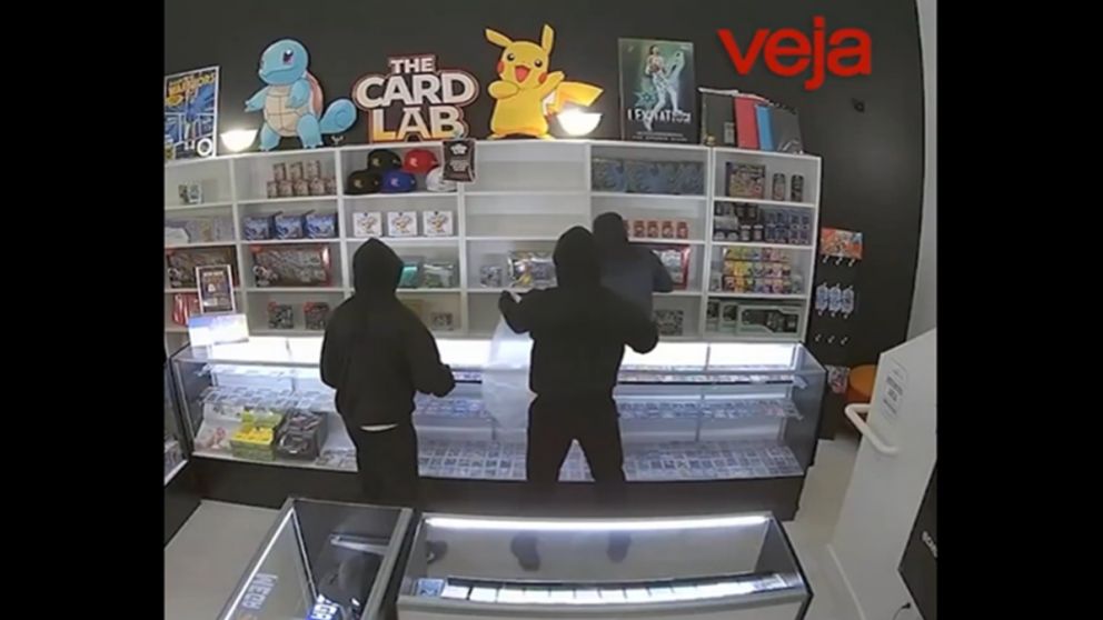 Robaron una verdadera fortuna en cartas Pok�mon: los ladrones tardaron segundos