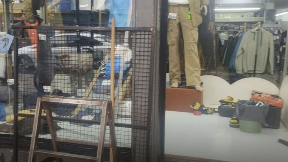Rivadavia: rompieron una vidriera a dos cuadras de la comisaría y crece la furia de los comerciantes