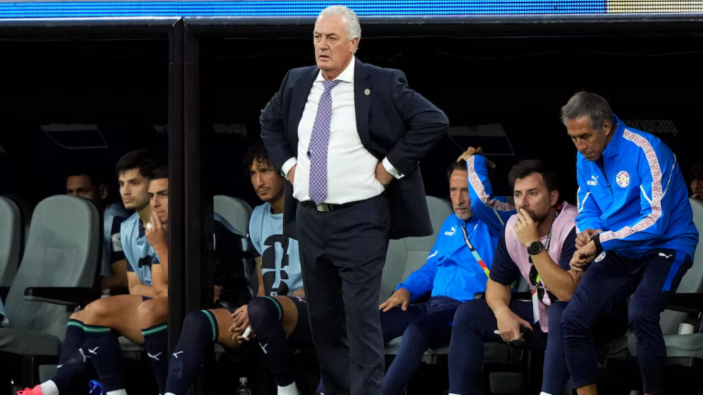 La desafiante frase de Alfaro tras perder 4-1 con Paraguay ante Estados Unidos en el debut del Mundial