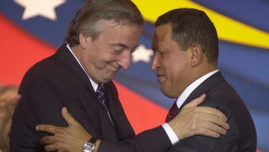 Néstor Kirchner junto a Hugo Chávez