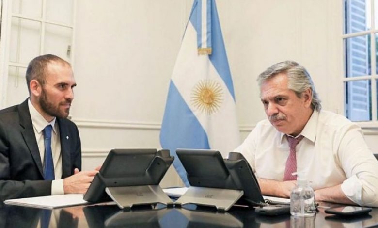 Alberto Fernández junto a Martín Guzmán