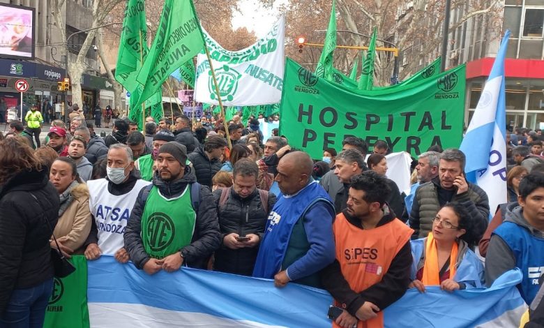 Polémica en Mendoza por la detención de un gremialista acusado de cortar el tránsito